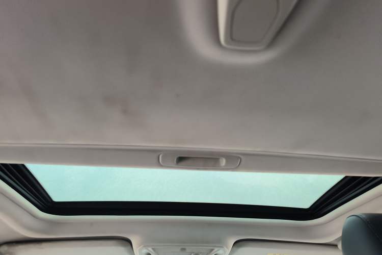 Used Ford Focus 2017 Sedan 1.6L Automatic Fashion Edition Smart Drive Version
