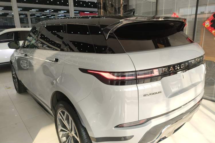 Used Land Rover Range Rover Evoque 2024 Aurora L 249 PS Prestige Light-Chasing Edition
