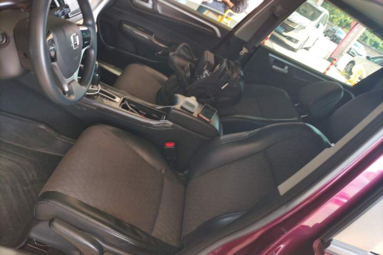 Used Honda Jade 2017 1.8L automatic Comfort version 5 seats
