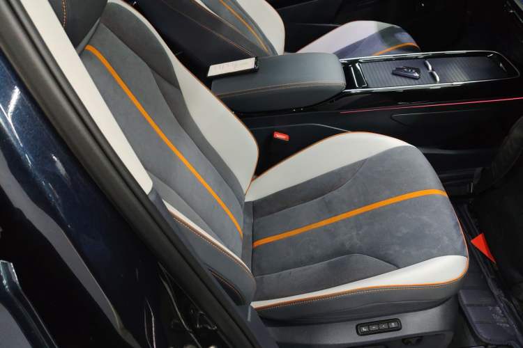 Used Volkswagen ID.6 CROZZ 2022 Long-Range PRO Edition