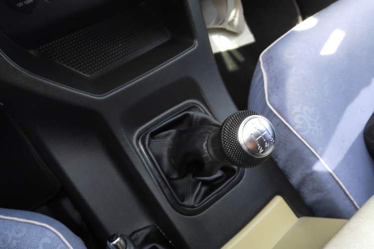 Used FORTHING Lingzhi 2022 M5 1.6L Practical Model 5 Seats