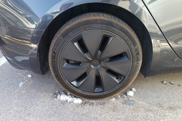 Used Tesla Model 3 2023 Long-Range All-Wheel-Drive Version
