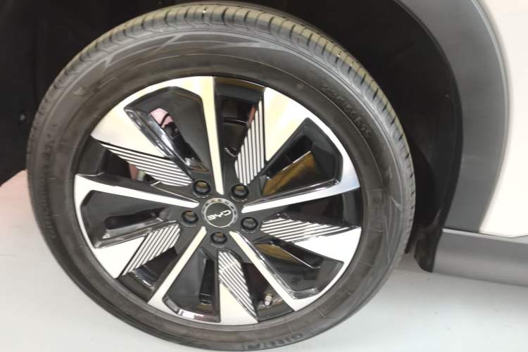 Used BYD Song PLUS New Energy 2025 EV Intelligent Driving Version 520km Premium Model
