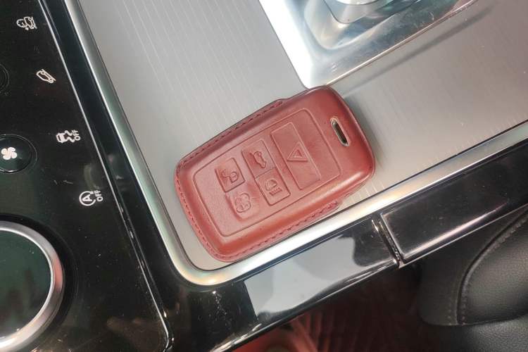 Used Land Rover Range Rover Evoque 2020 249 PS Youth Edition