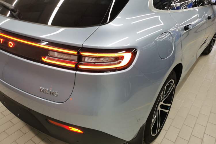 Used Hima AITO M5 2024 Extended-Range Max Rear-Wheel Drive Advanced Intelligent Driving Version
