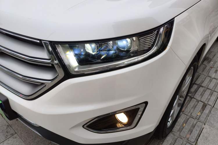 Used Ford Edge 2018 EcoBoost 245 Two-Wheel-Drive Titanium 7-Seater China VI Standard
