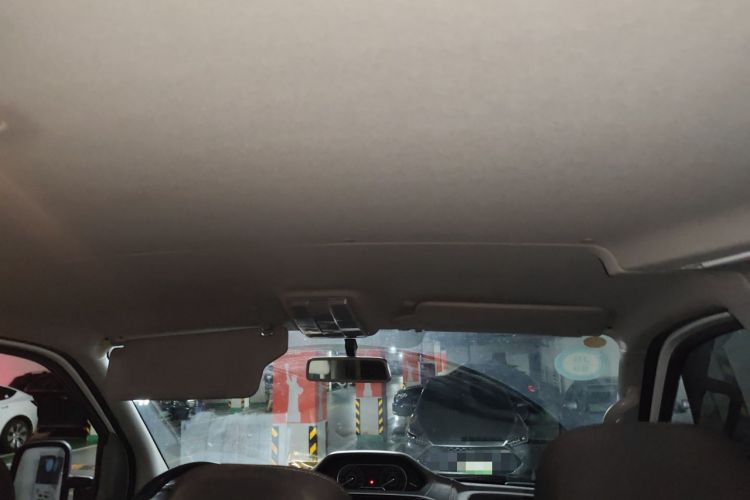 Used SAIC MAXUS Xintu V80 2021 2.0T AMT Classic Aoyuntong Short Wheelbase Ultra-Low Roof 5/6-Seater
