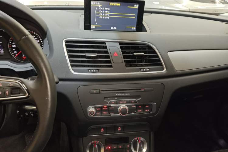 Used Audi Q3 2015 30 TFSI Ambition Edition
