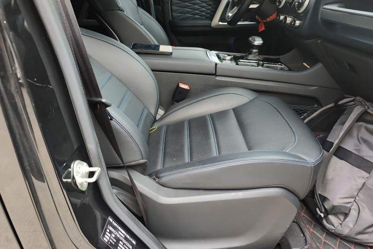 Used Beijing Auto BJ40 2023 2.0T Automatic Four-Wheel Drive Urban Hunter Edition Chivalrous Type
