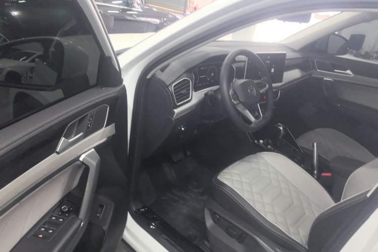 Used Volkswagen Tayron 2024 300TSI Two-Wheel-Drive Luxury Plus Advanced Version