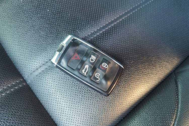 Used Land Rover Range Rover Evoque 2020 249 PS R-DYNAMIC S Blackened Sport Technology Edition