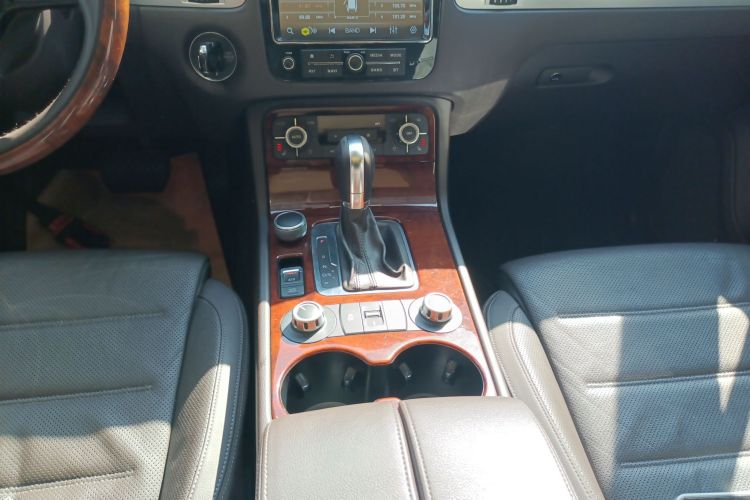 Used Volkswagen Touareg 2011 3.0 TSI Comfort Version
