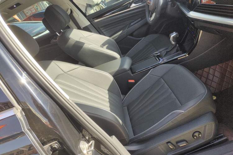 Used Volkswagen Passat 2024 380TSI Dragon Edition
