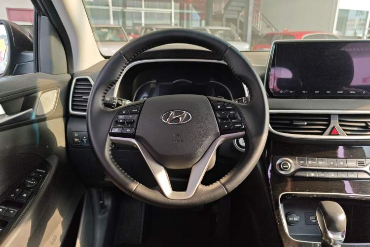 Used Hyundai Tucson 2019 280TGDi Dual-Clutch Two-Wheel Drive Fashion Edition China V Standard