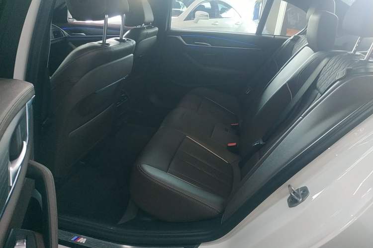 Used BMW 5 Series 2021 Facelifted 530Li Leading Edition M Sport Package
