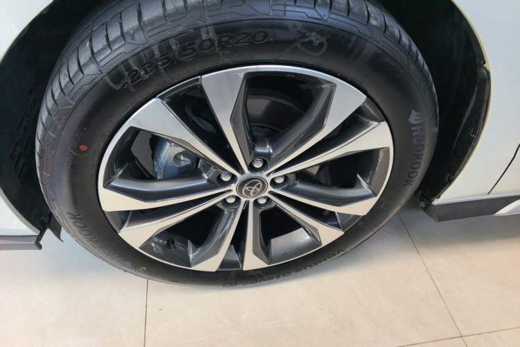 Used Toyota Granvia 2023 2.5L Hybrid Flagship VIP Edition
