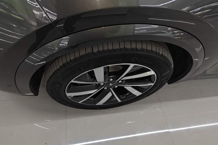 Used Li Auto L8 2023 Pro Model
