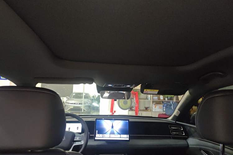 Used BYD Qin L 2025 DM-i Smart Drive 120KM Leading Model
