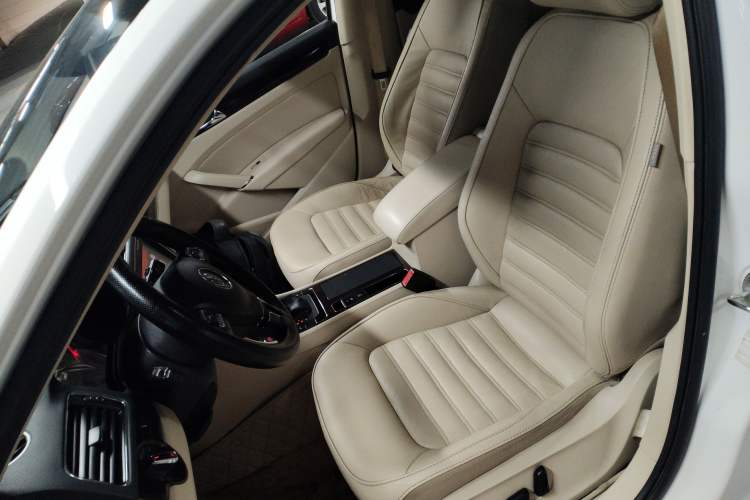 Used Volkswagen Passat 2014 1.8TSI DSG Prestige Edition
