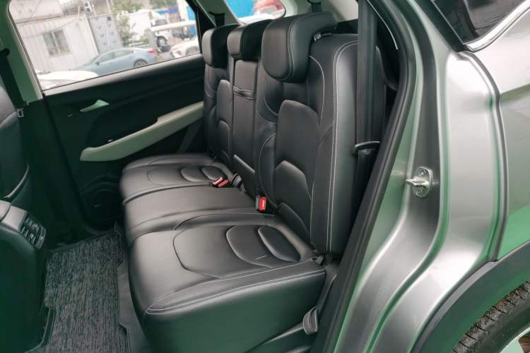 Used Baojun 530 2019 1.5T CVT Luxury Model 7 Seats China V Emission Standard