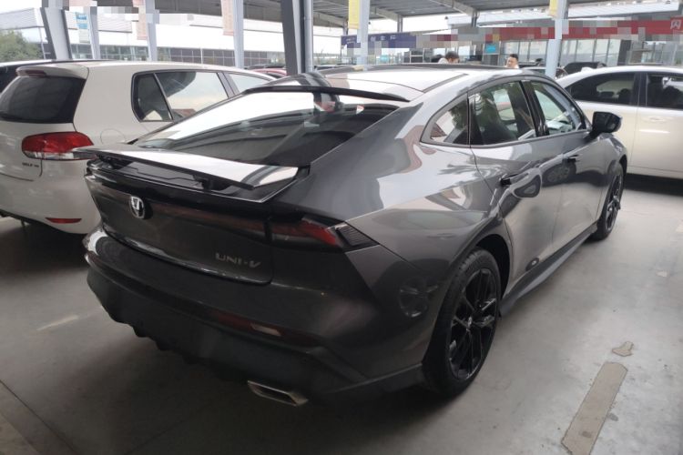 Used Changan UNI-V 2024 1.5T Prestige Edition
