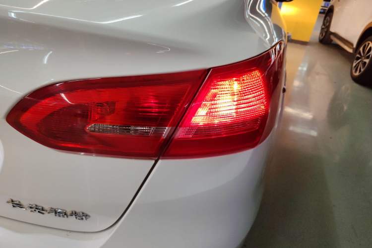 Used Ford Focus 2018 Sedan Classic 1.6L Automatic Trendy SmartDrive Edition
