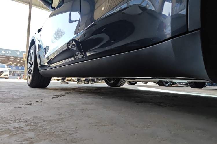 Used Tesla Model Y 2024 Long-Range All-Wheel-Drive Version
