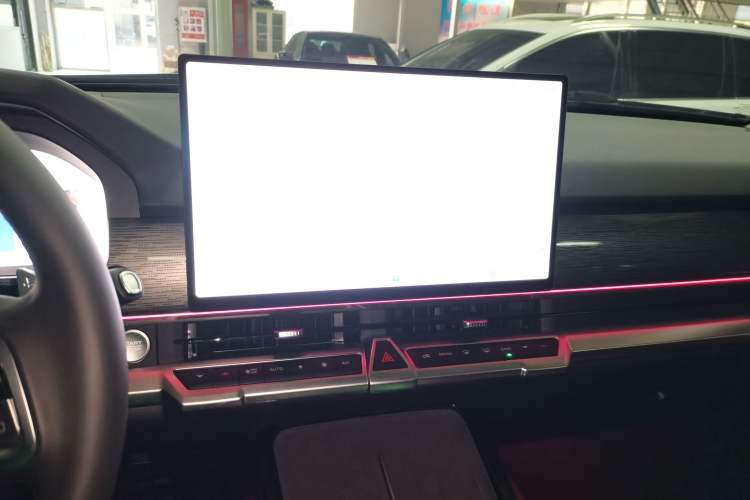 Used Tank 400 New Energy 