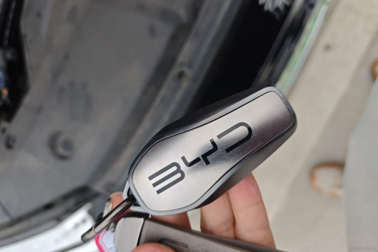 Used BYD Qin L 2024 DM-i 120KM Excellence Model
