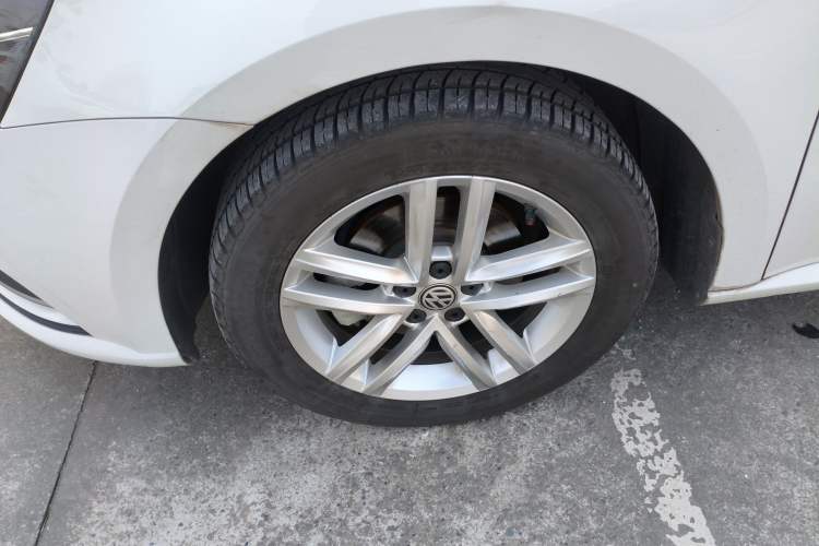 Used Volkswagen Gran Lavida 2015 1.6L Automatic Comfort Edition
