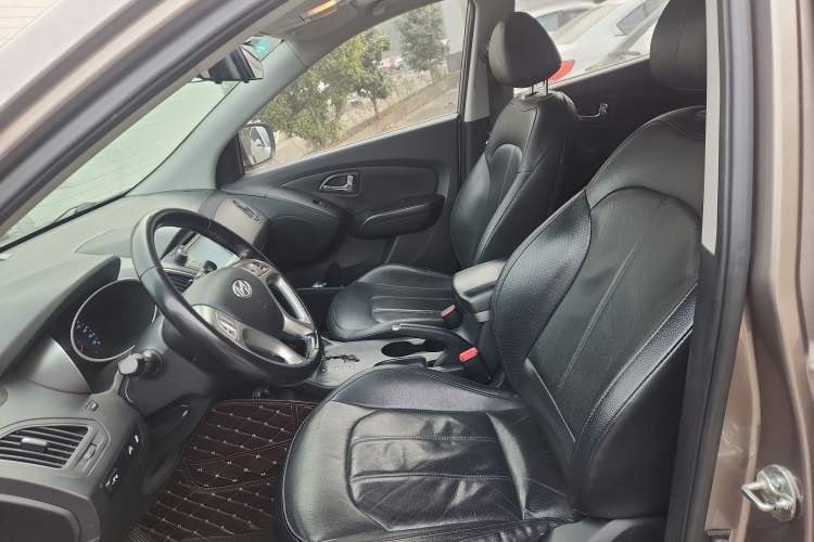 Used Hyundai ix35 2015 2.0L Automatic 2WD Smart Type China IV