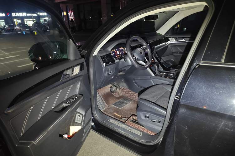 Used Volkswagen Teramont X 2020 330TSI Two-Wheel-Drive Luxury Edition
