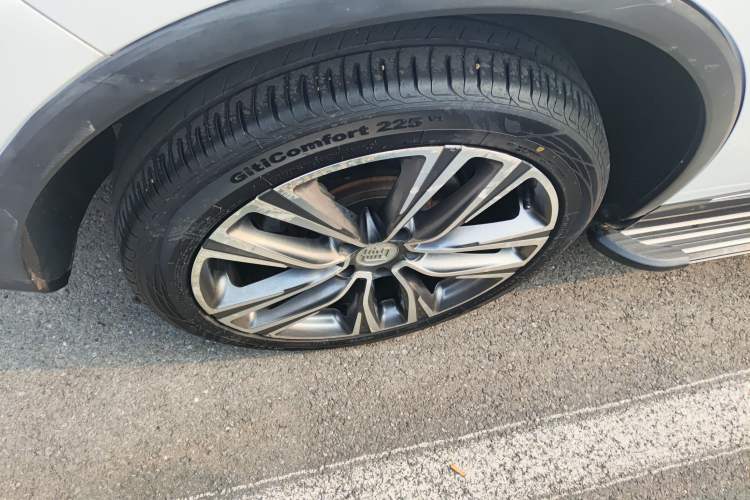 Used BYD Tang 2019 2.0T Automatic SmartConnect Luxury Version 5 Seats China VI Standard