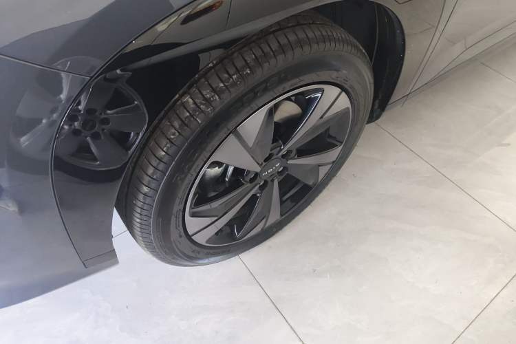 Used AION V 2024 Aion Tyrannosaurus 520 Smart Luxury Edition
