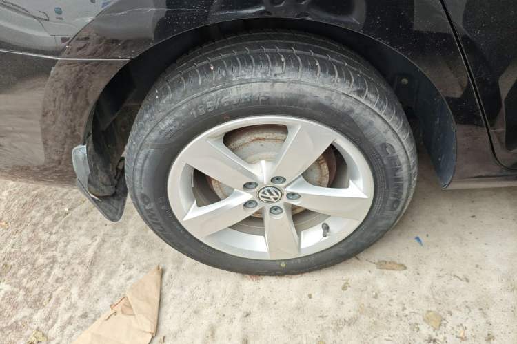 Used Volkswagen Santana 2015 1.6L Manual Comfort Edition
