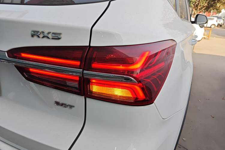 Used Roewe RX5 2020 20T Automatic 4G Connected Million Edition
