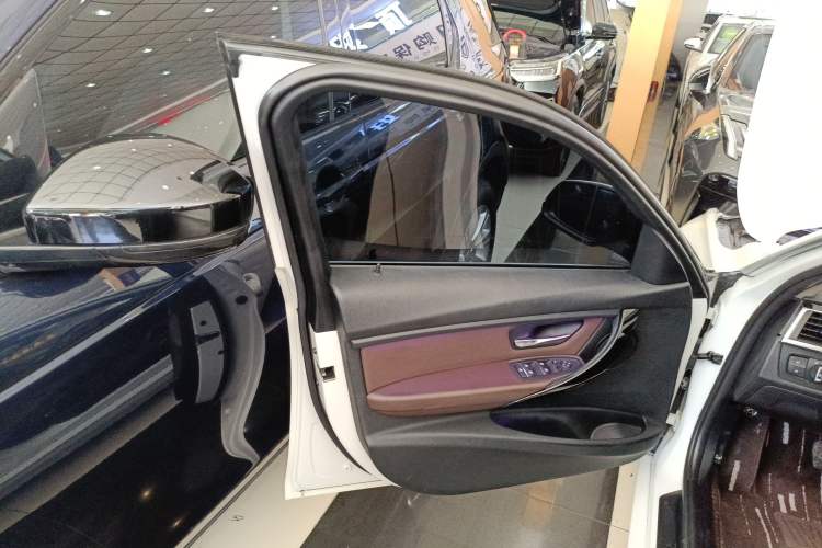 Used BMW 3 Series 2019 320Li Fashion Model
