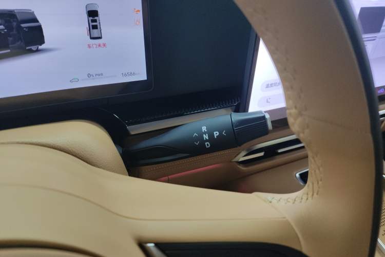 Used VOYAH Dream 2025 PHEV Four-Wheel-Drive Flagship Version – Qiankun Edition
