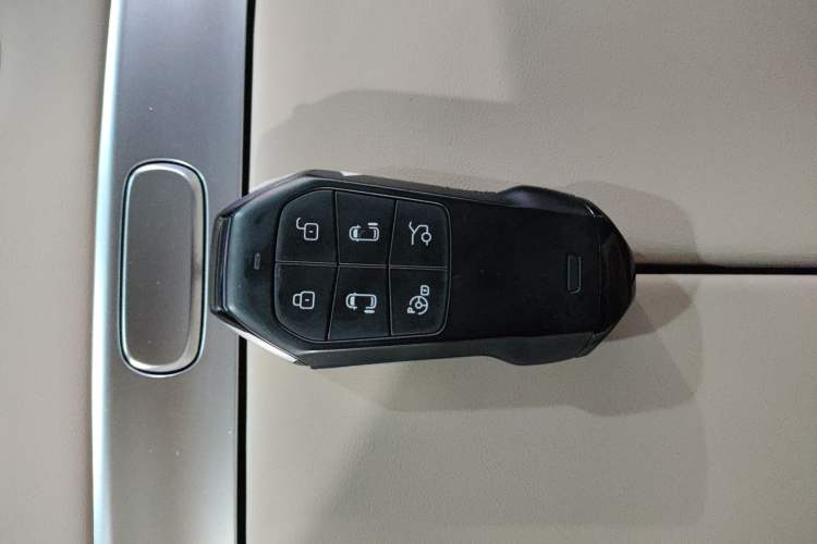 Used XPeng X9 2024 610 Long-Range Pro