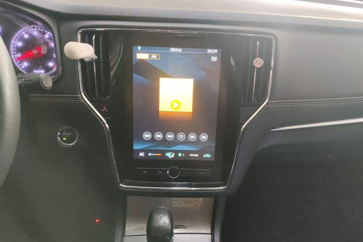 Used Roewe i6 2020 PLUS 1.6L CVT 4G Connected Glory Flagship Edition
