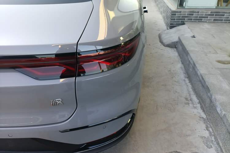 Used BYD Han 2025 DM-i 125KM Prestige Model
