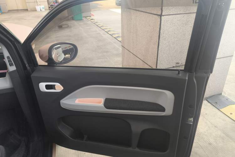 Used Chery QQ Ice Cream 2022 170km Sundae Phosphate Lithium-Ion
