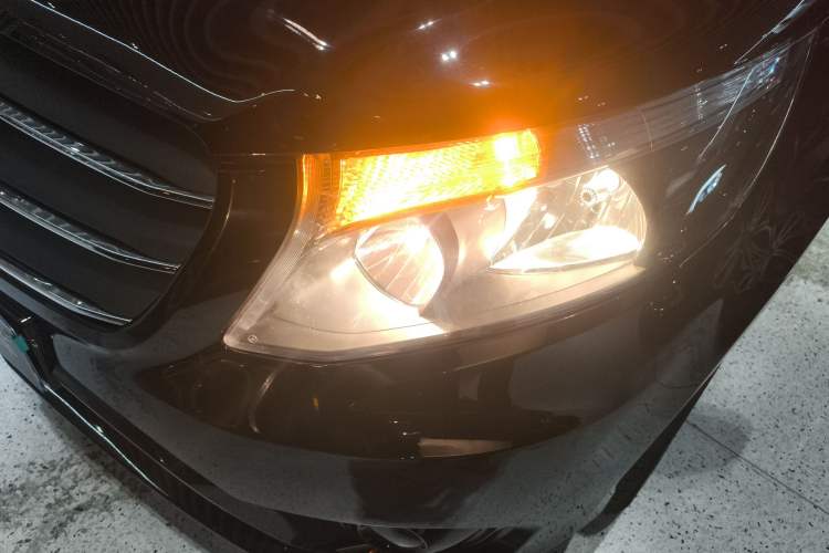 Used Mercedes-Benz Vito 2021 2.0T Elite Version 7 Seats