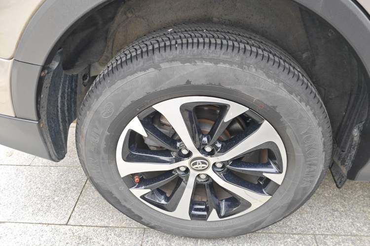 Used Toyota RAV4 2016 2.0L CVT Two-Wheel Drive Urban Edition China V Standard
