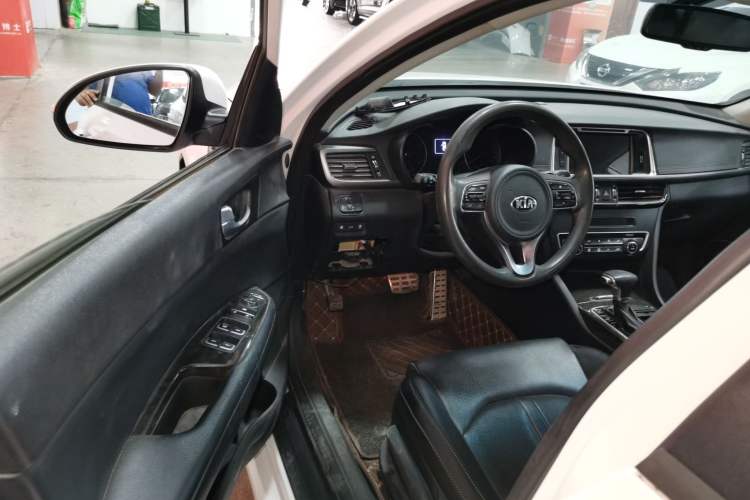 Used Kia K5 2016 2.0L Automatic GLS
