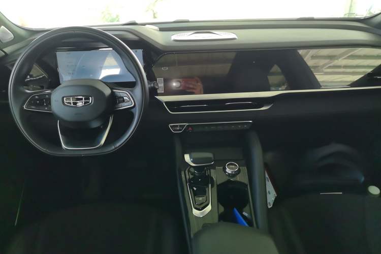 Used Geely Auto Monjaro L 2024 2.0TD High-Power Automatic Two-Wheel Drive Skyline Edition
