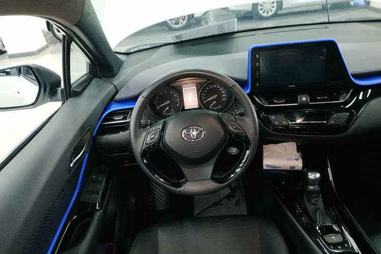 Used Toyota IZOA 2020 2.0L Yichi Version
