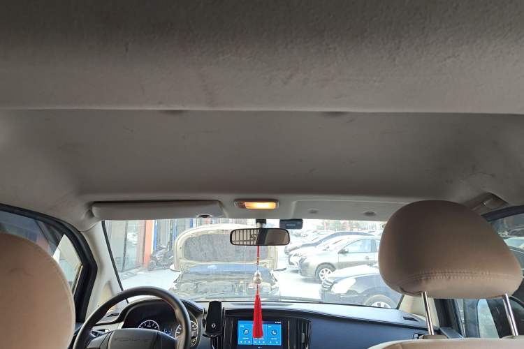 Used FORTHING Lingzhi 2023 M5L 1.6L Base Model 7 Seats
