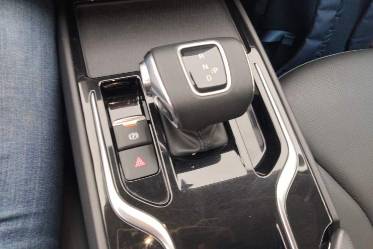 Used Hongqi E-QM5 2022 431 km Charge & Enjoy Edition