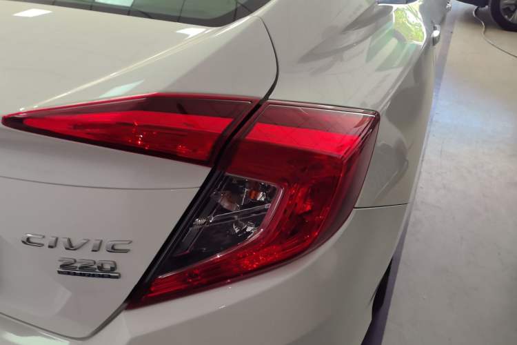 Used Honda Civic 2016 220TURBO CVT Luxury Edition